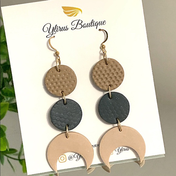 Jewelry - Artisan ✨Handmade earrings ✨